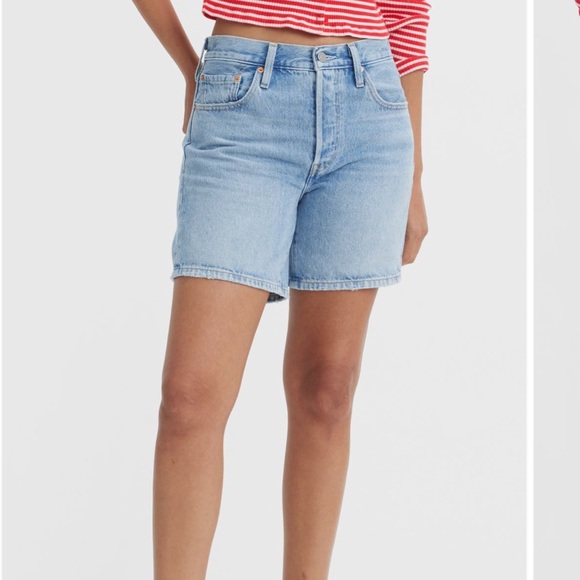 LEVIS MID THIGH CUTOFF DENIM SHORTS SIZE 28 - Picture 3 of 5